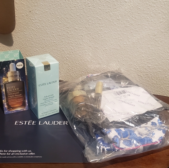 ●ESTEE LAUDER Advanced Night Repair Complex+